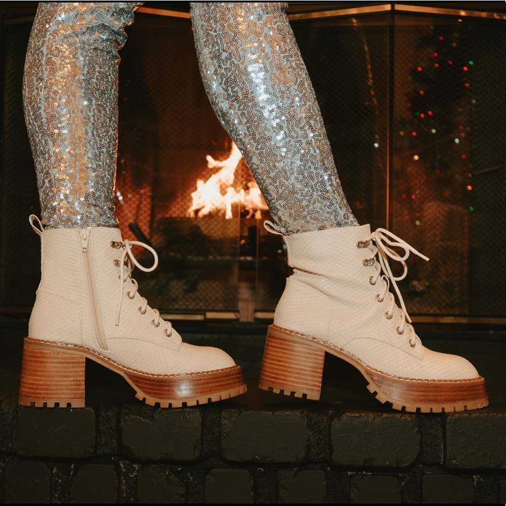 MIA Shoes Elija Boot size 6